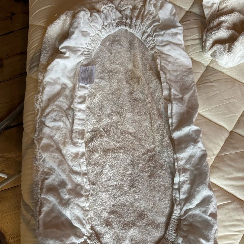 WASHED ORGANIC LINEN CHANGING PAD COVER - Restoration Hardware - LIKE NEW - Picture 4 of 5